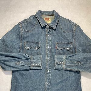 Levi’s denim trucker jacket large %100 cotton